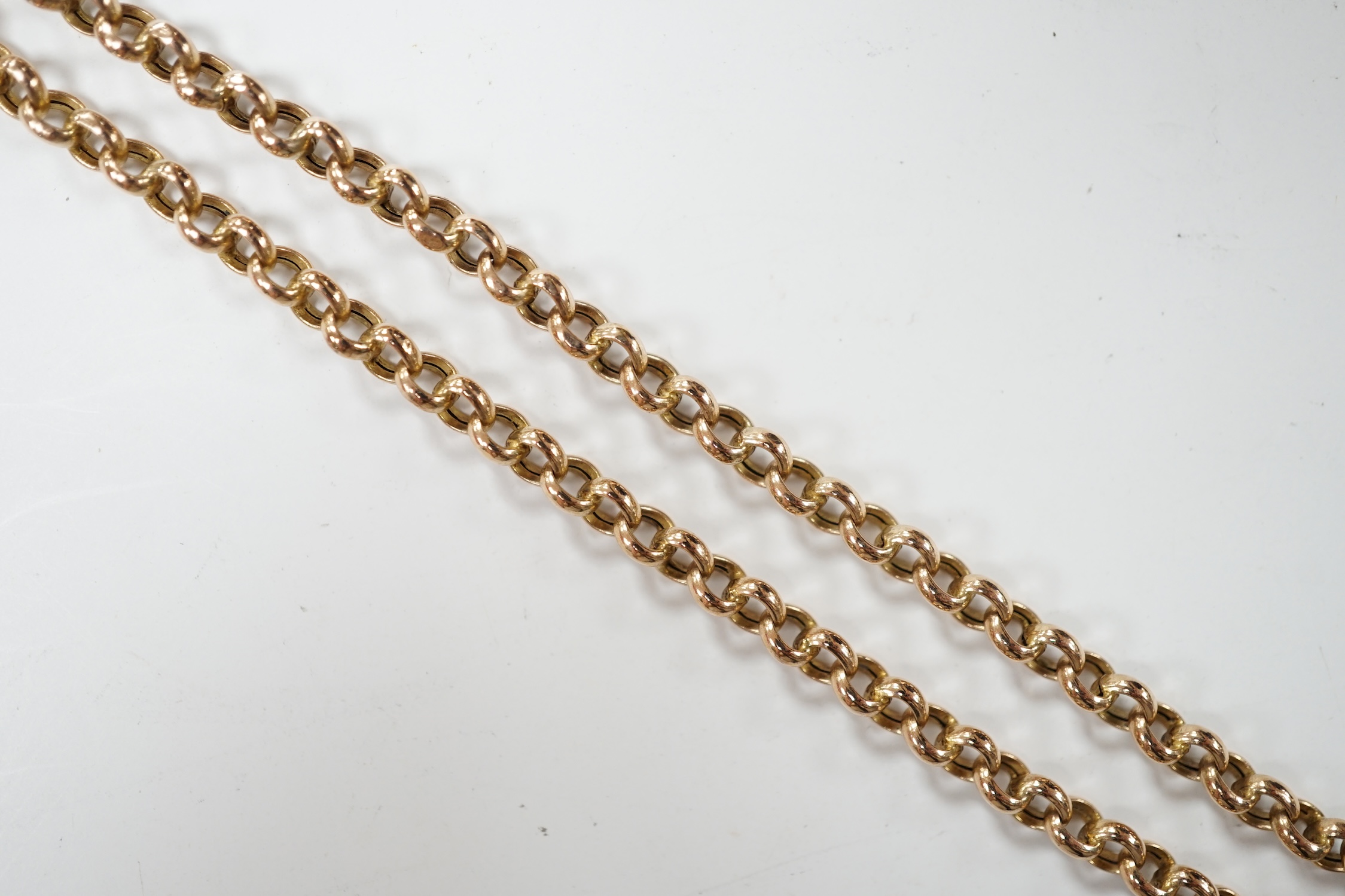A modern 9ct gold chain, 60cm, 10.1 grams. Condition - good